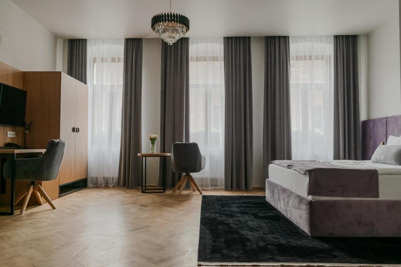 Prinz Room,1418026866:JPEG