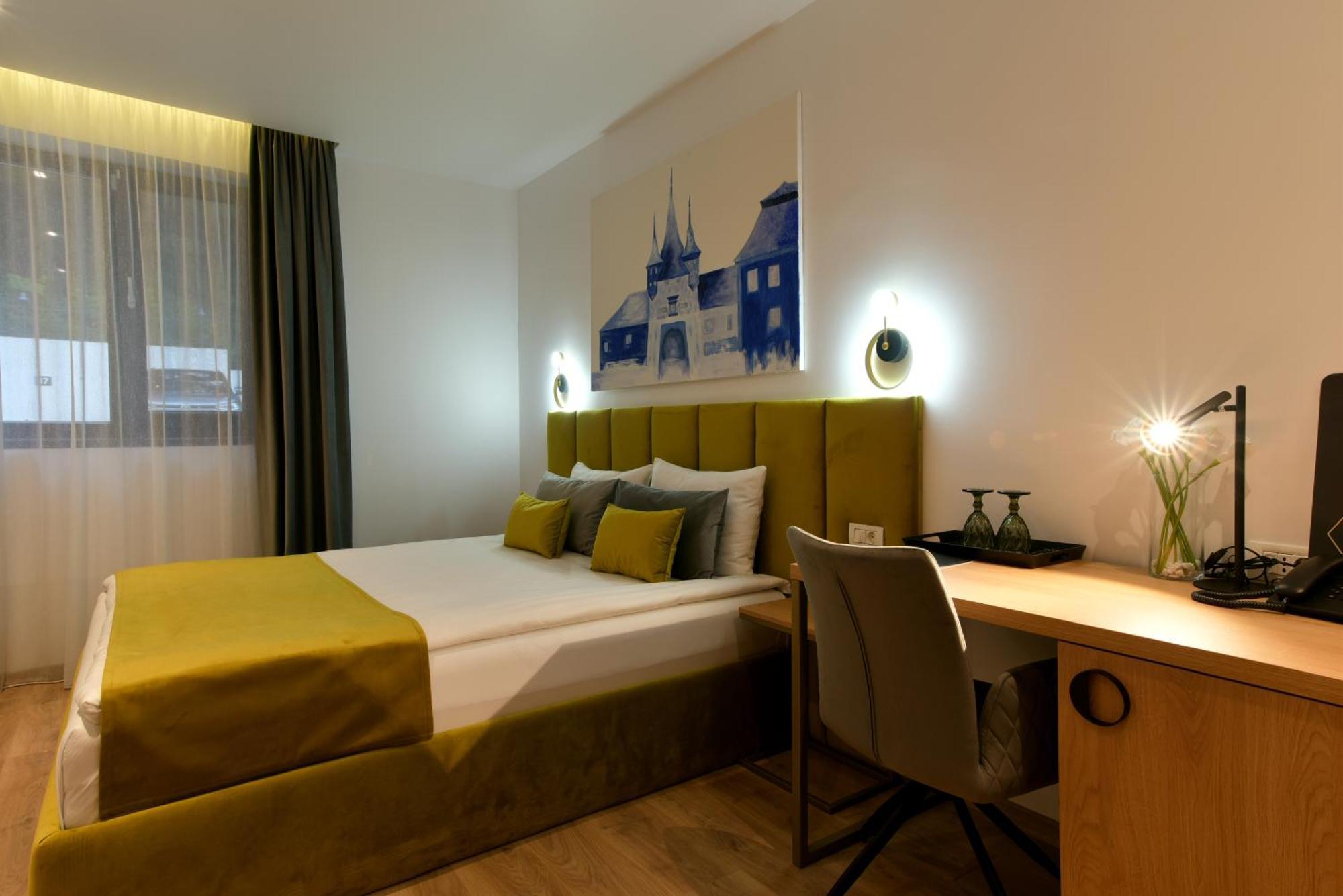 Double Room,1411006865:JPEG
